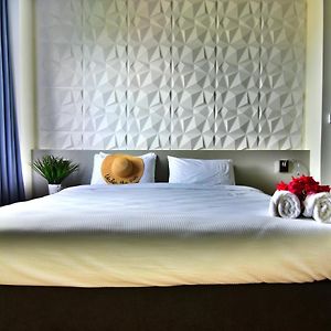 Lagoon King Room